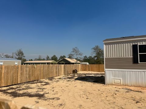 A home in DeFuniak Springs