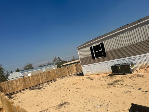 A home in DeFuniak Springs