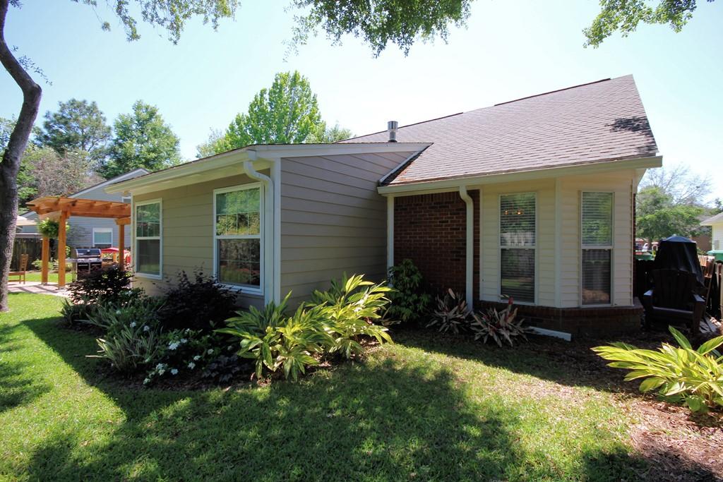 PARKWOOD LANE BLUEWATER BAY - Residential