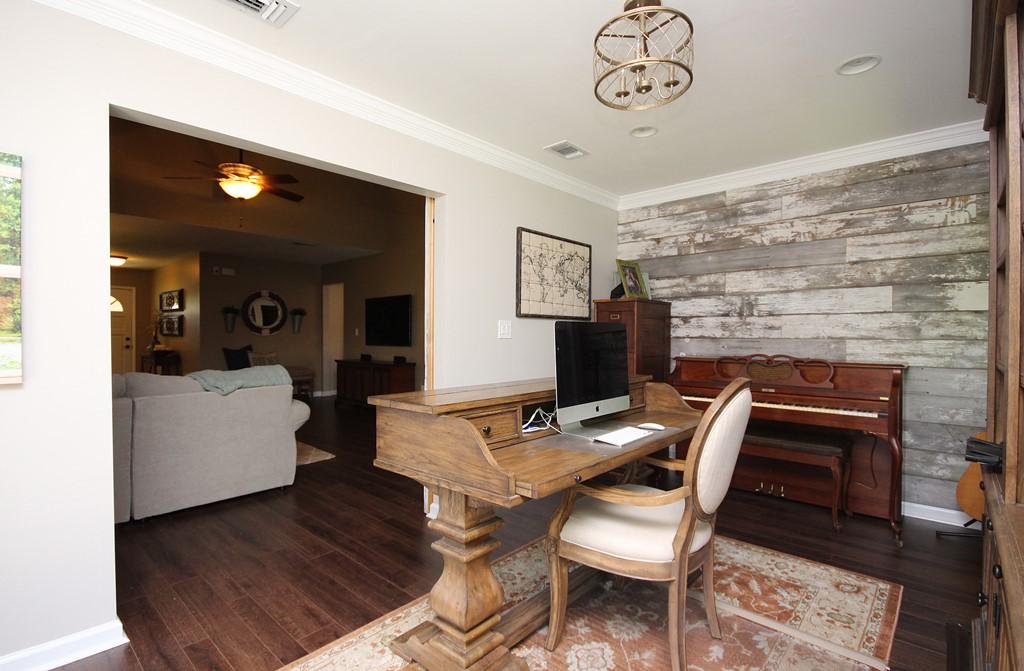 PARKWOOD LANE BLUEWATER BAY - Residential