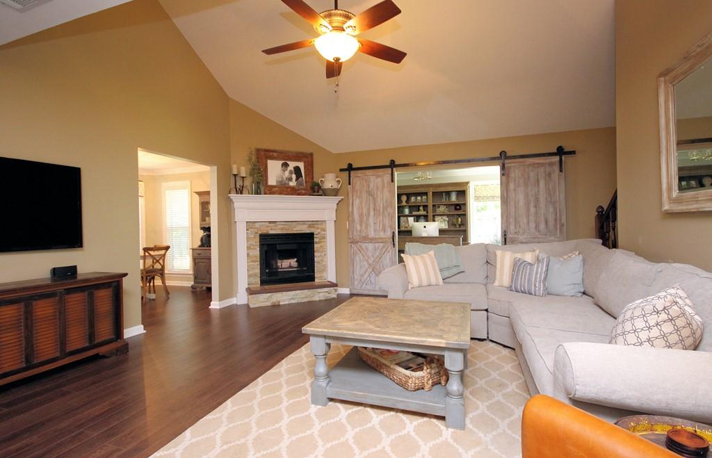 PARKWOOD LANE BLUEWATER BAY - Residential