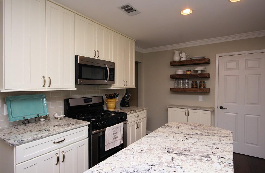 PARKWOOD LANE BLUEWATER BAY - Residential