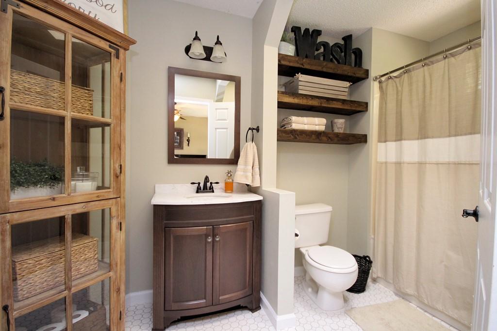 PARKWOOD LANE BLUEWATER BAY - Residential