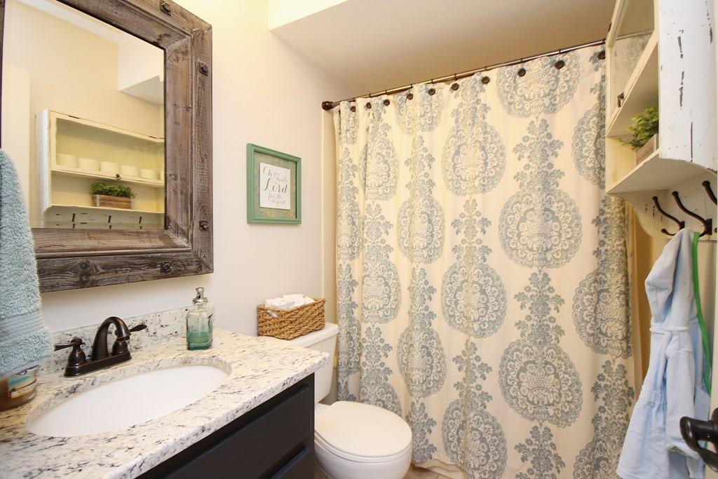 PARKWOOD LANE BLUEWATER BAY - Residential