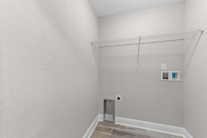 SEABREEZE VILLAS - Residential