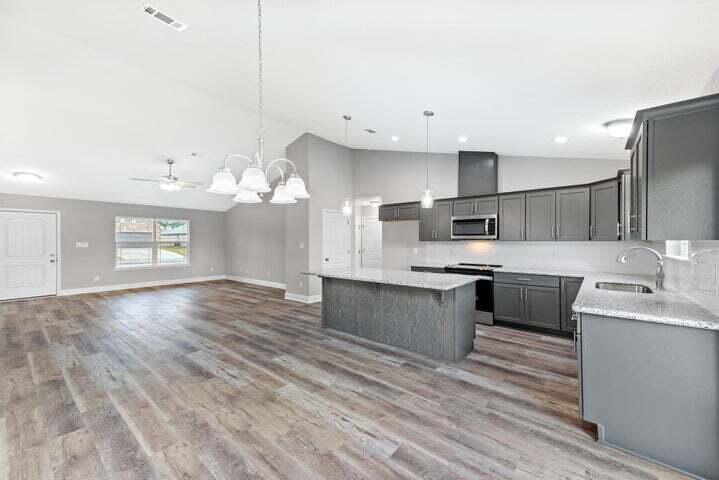 SEABREEZE VILLAS - Residential