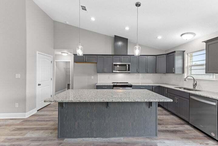 SEABREEZE VILLAS - Residential