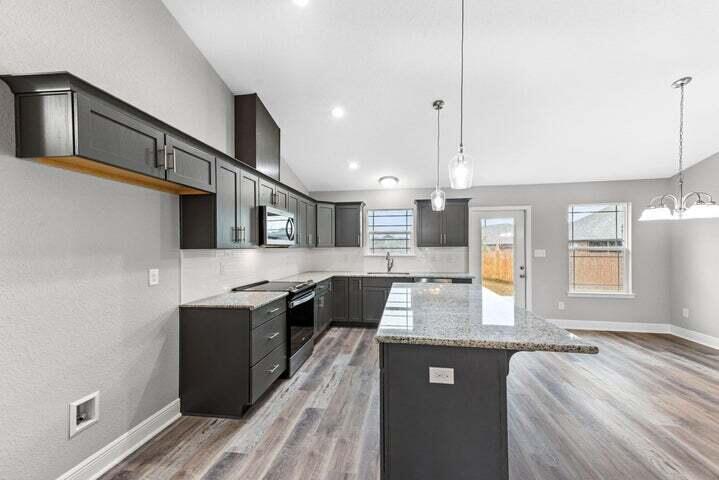 SEABREEZE VILLAS - Residential