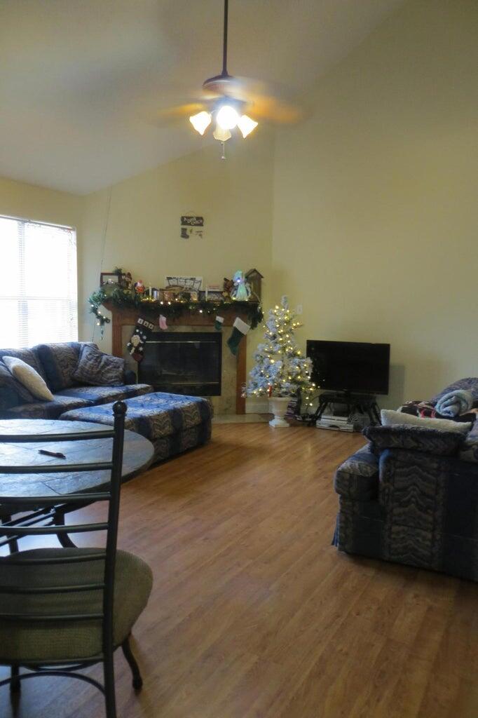 WYNNEHAVEN BEACH ESTATES - Residential Lease