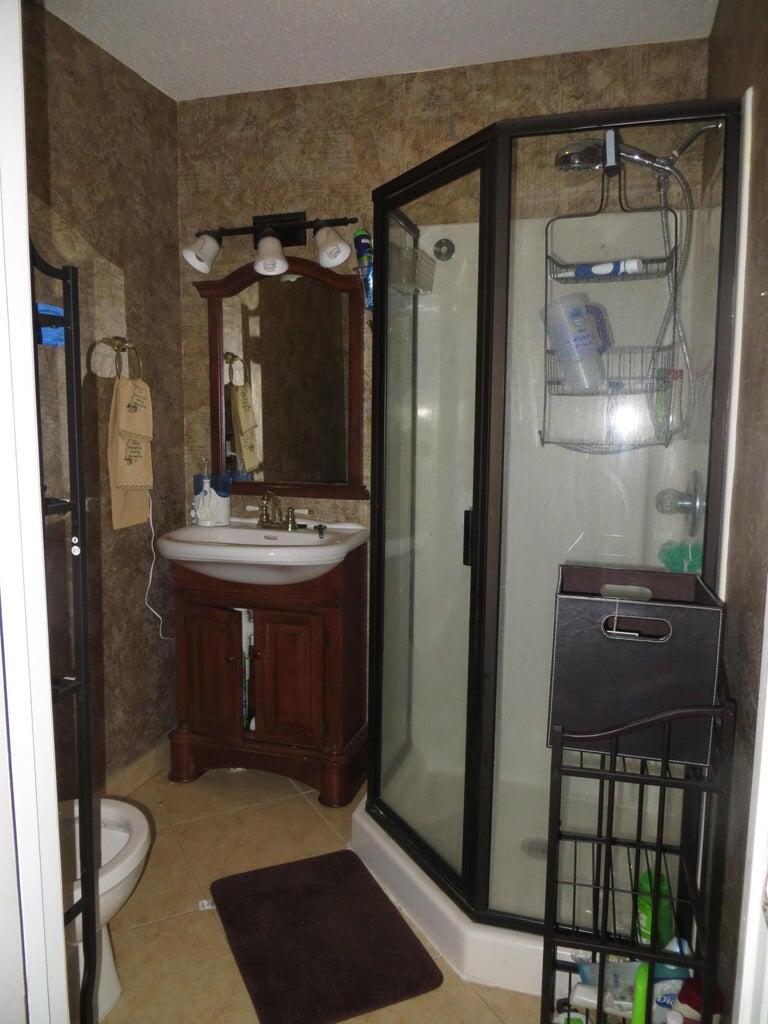 WYNNEHAVEN BEACH ESTATES - Residential Lease