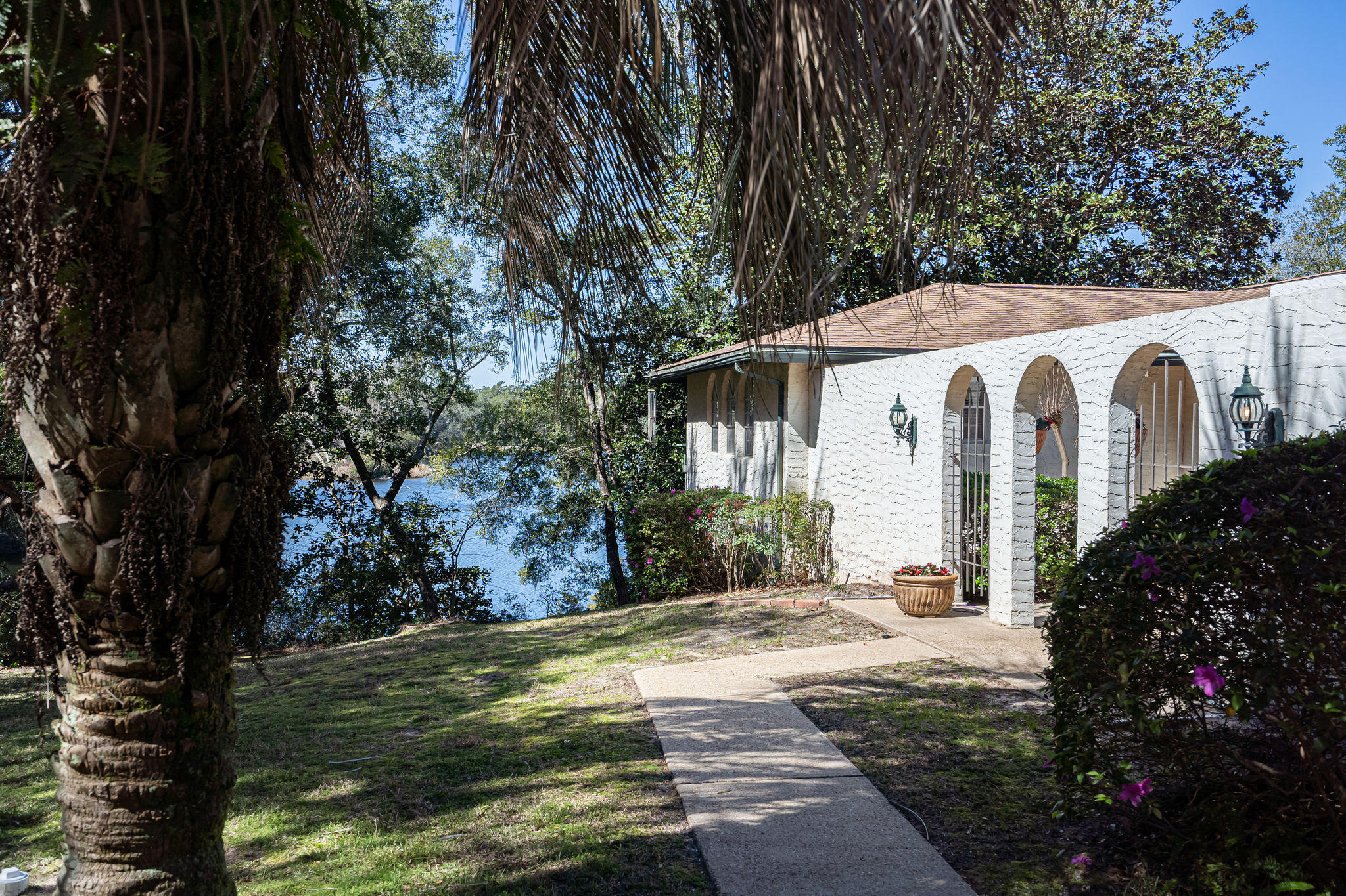 LAKE SHARON ESTATES - Residential