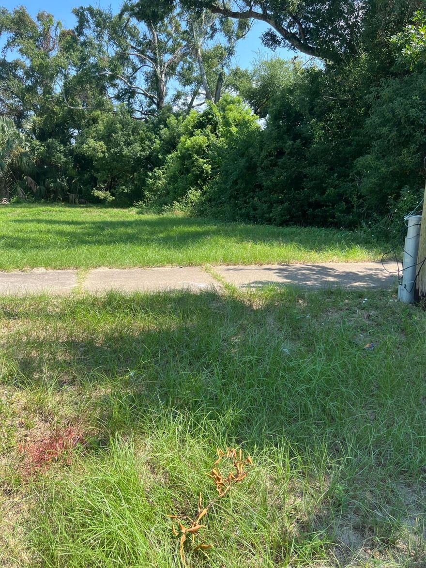 This lot along with 106 N A St is great for the new and upcoming Pensacola. Many other new builds are up and coming in the area. Purchase these lots to build your new home in the growing Pensacola area!