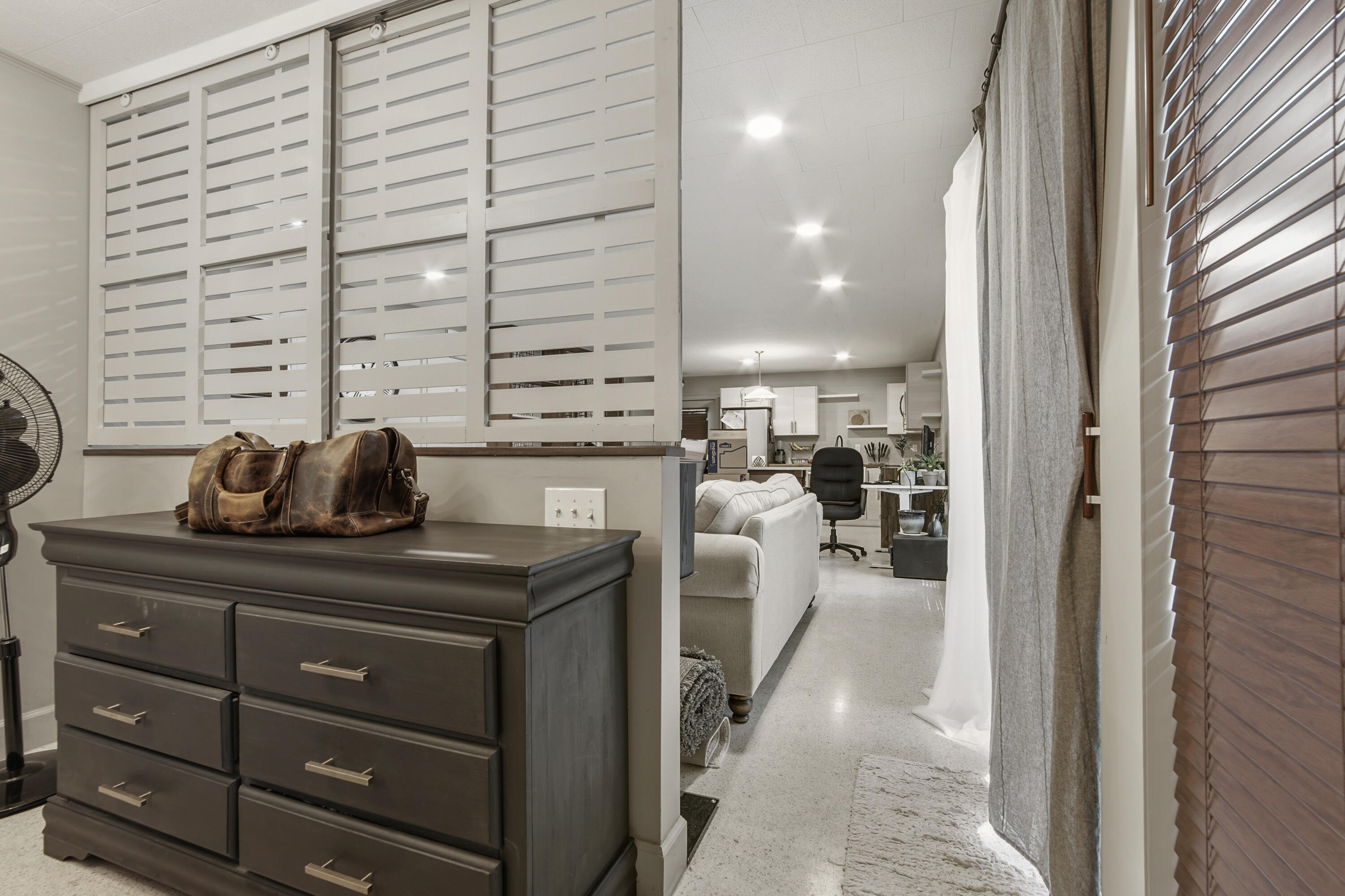 TOWN OF DEFUNIAK - Residential Lease