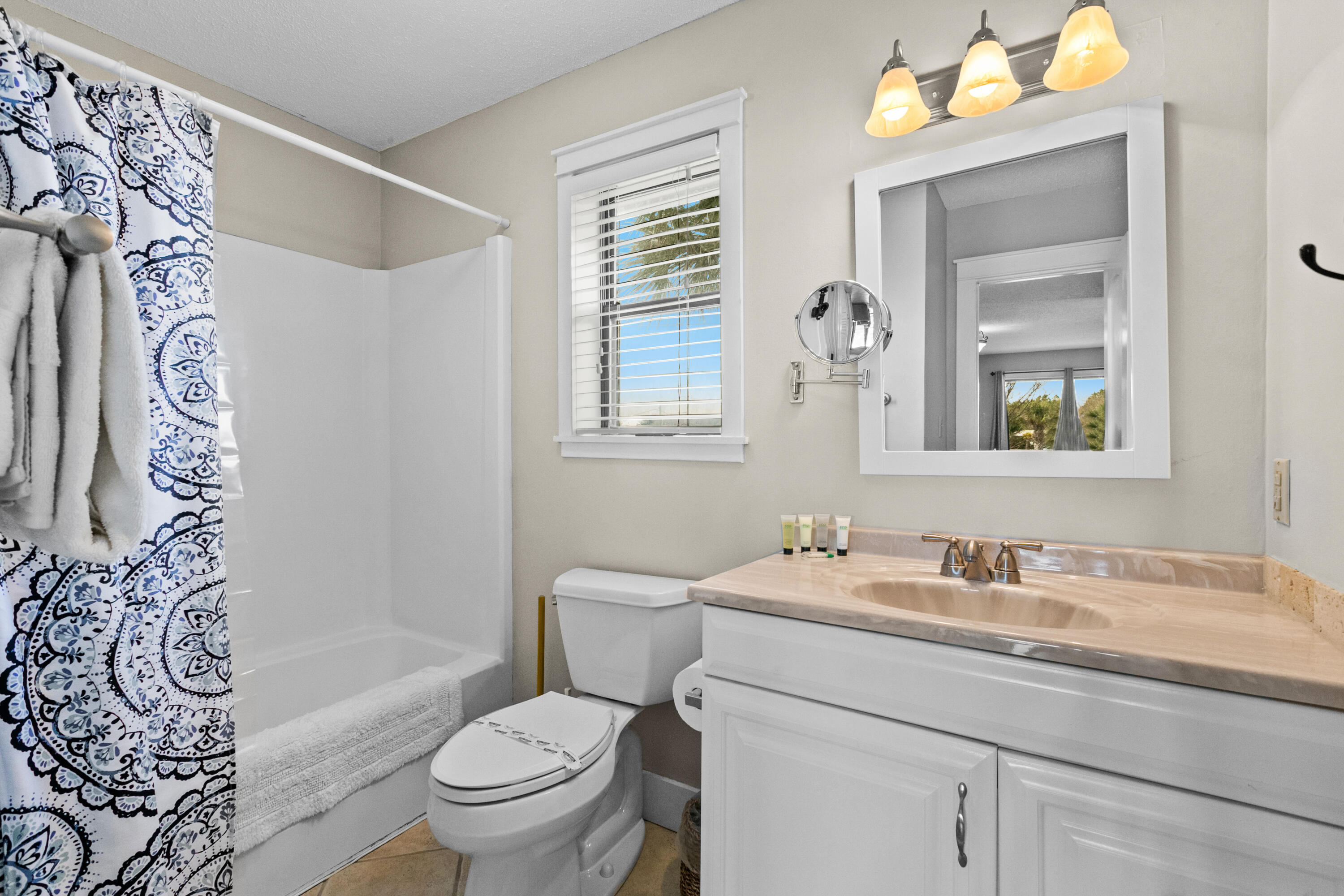 BEACHWOOD VILLAS CONDO - Residential