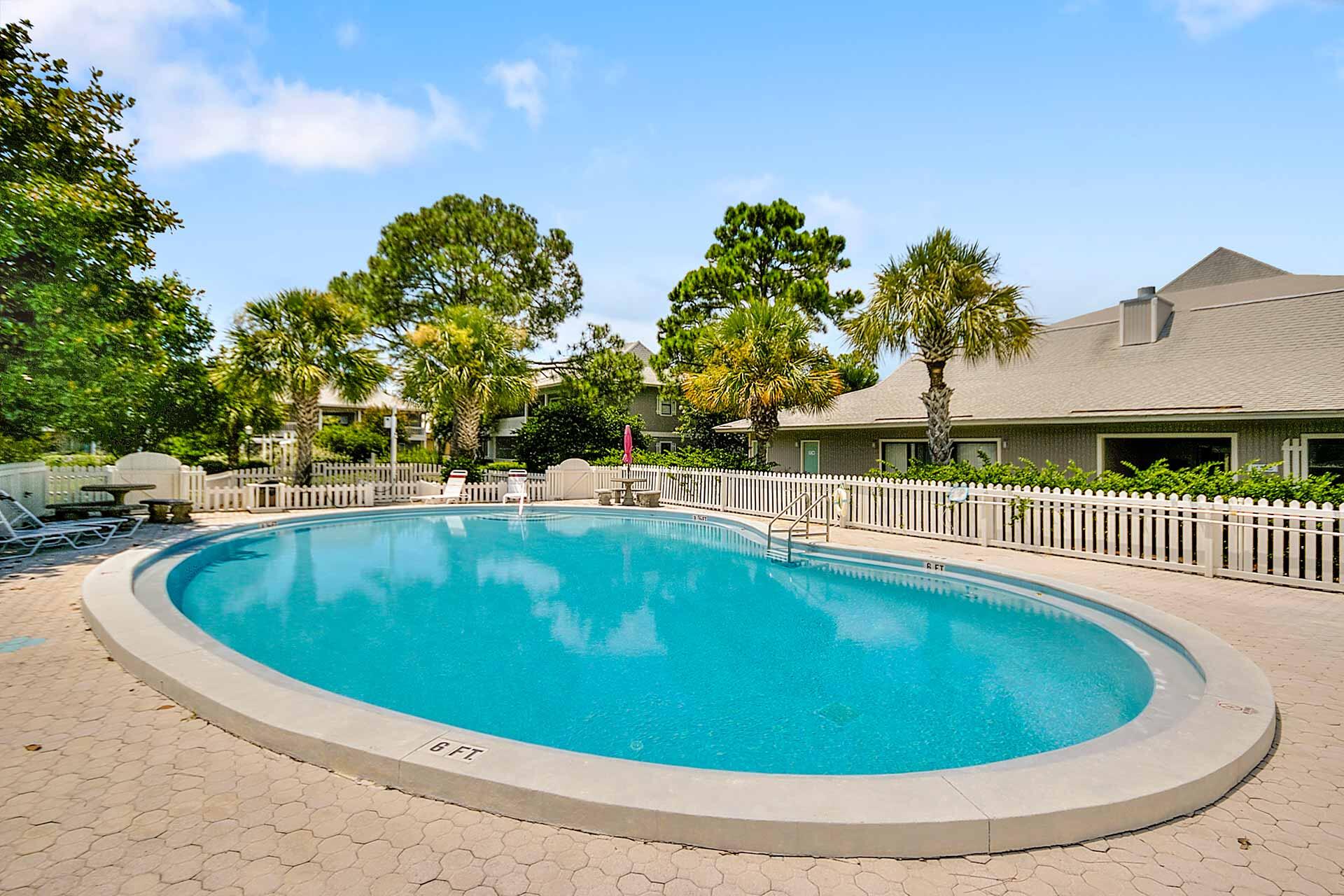 BEACHWOOD VILLAS CONDO - Residential