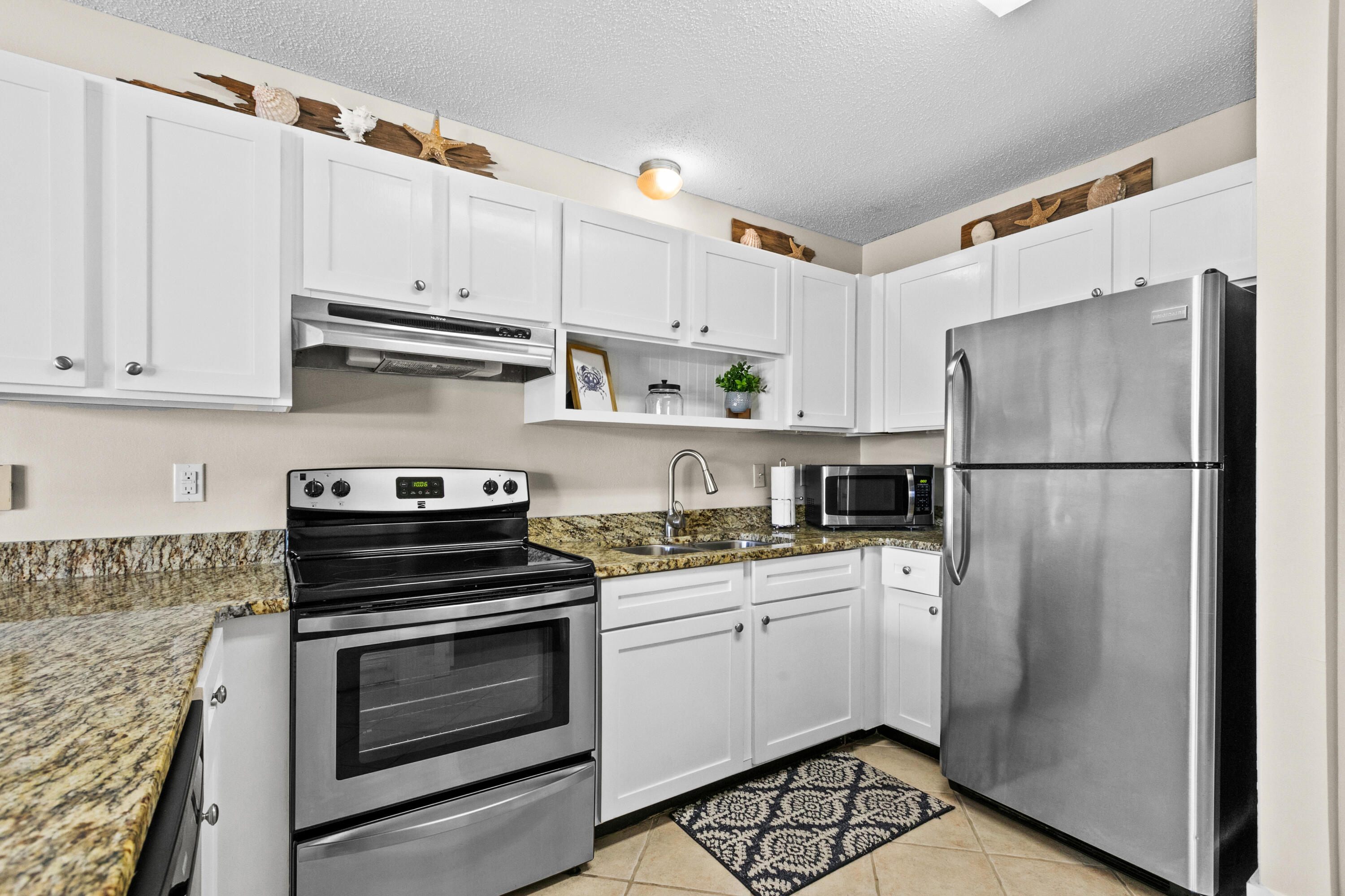 BEACHWOOD VILLAS CONDO - Residential