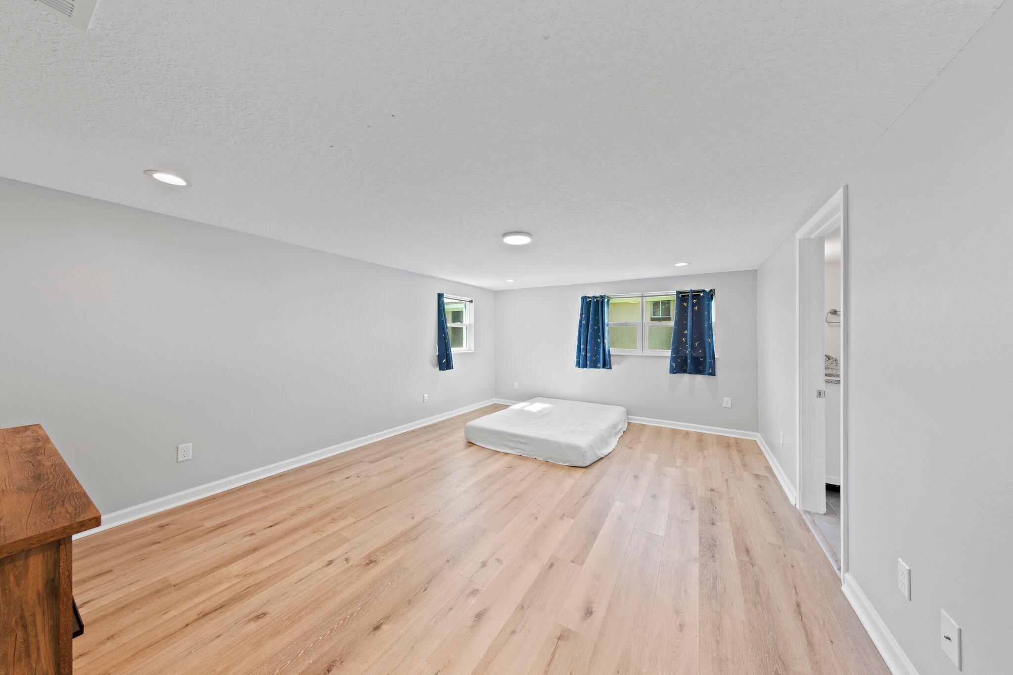 NORTH SUPERGROUP - Residential Lease