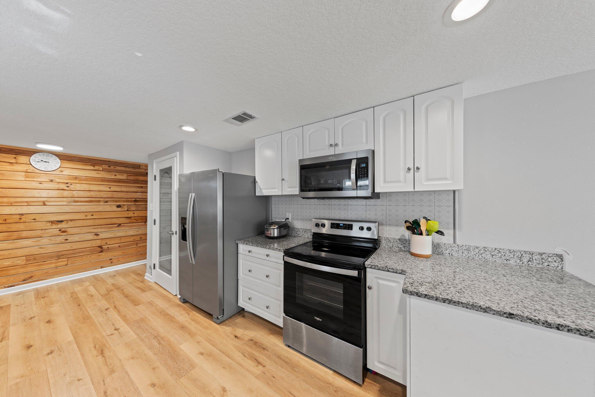 NORTH SUPERGROUP - Residential Lease