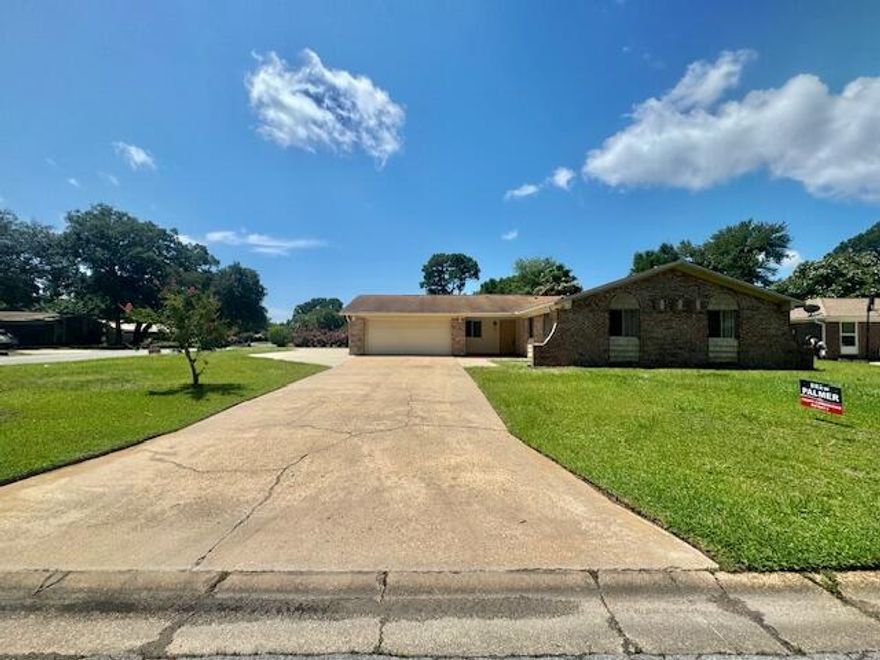 Available Now!Welcome to 135 Perdido Circle in the heart of Niceville, FL! This charming corner lot home features 3 bedrooms and 2 bathrooms, perfect for comfortable living. The spacious kitchen opens up to the living area, making it ideal for entertaining guests or enjoying family time. With plenty of counter and cabinet space, meal prep is a breeze. Cozy bedrooms provide a relaxing retreat, while the primary en-suite boasts a shower/tub combo for added convenience. The home also includes two living areas, a fireplace for cozy nights, an inside laundry room, a 2 car garage, and a large driveway for ample parking.Tenant to verify all data. Please contact Sound Choice Real Estate to schedule a showing- 8503898533