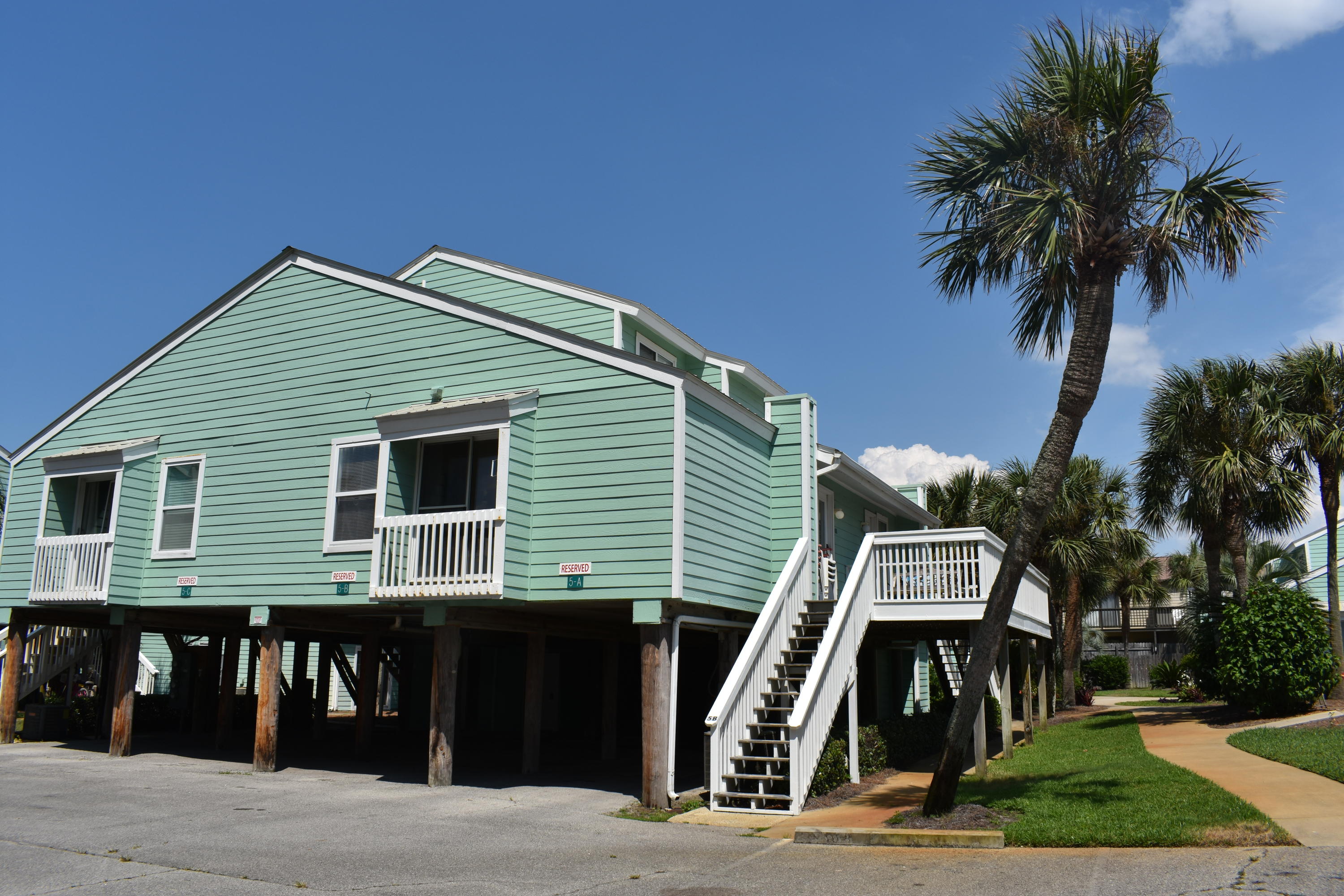 SEA CABINS T/H - Residential