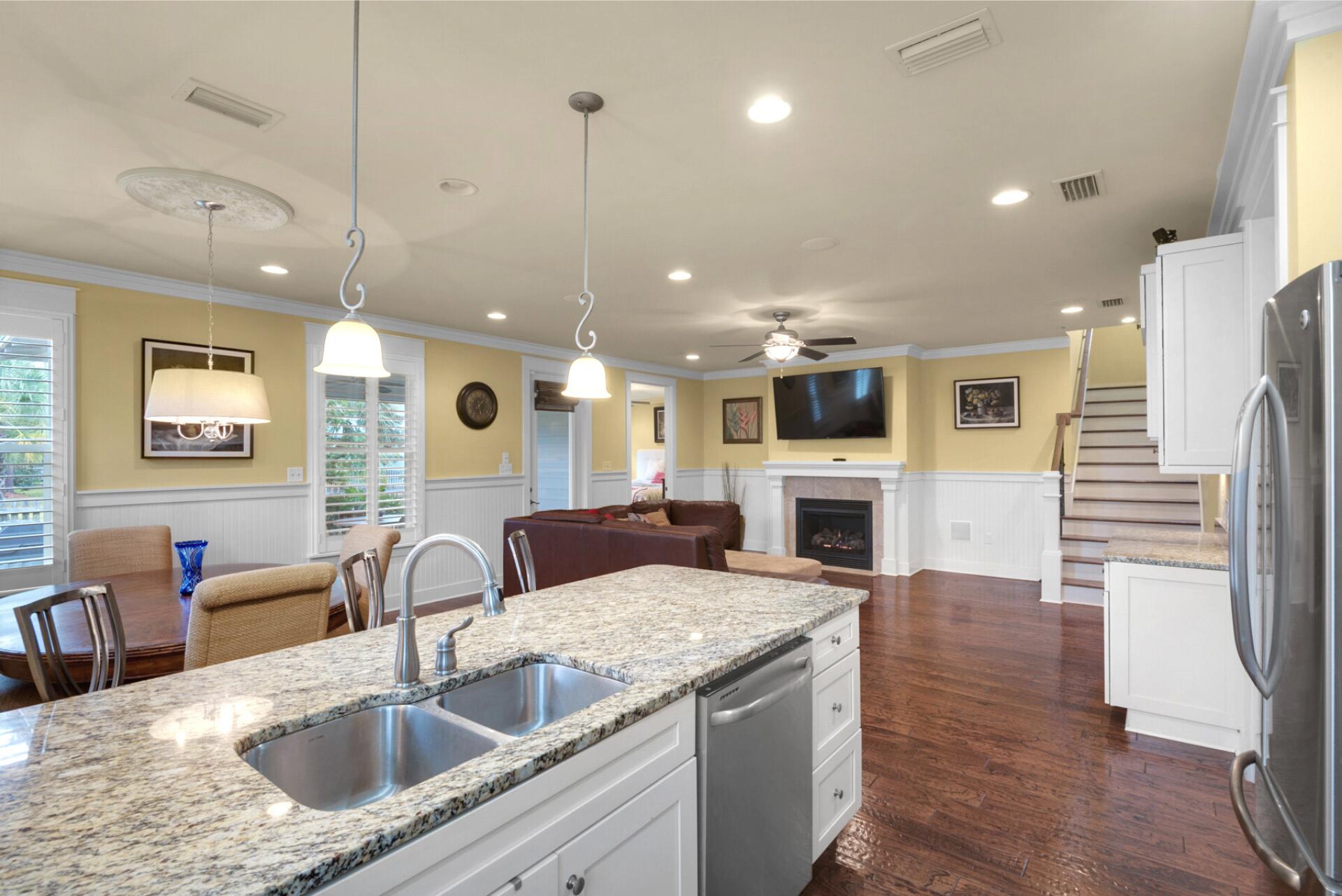 CARSON OAKS - Residential