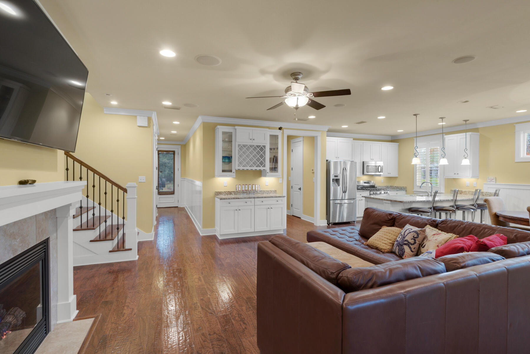 CARSON OAKS - Residential