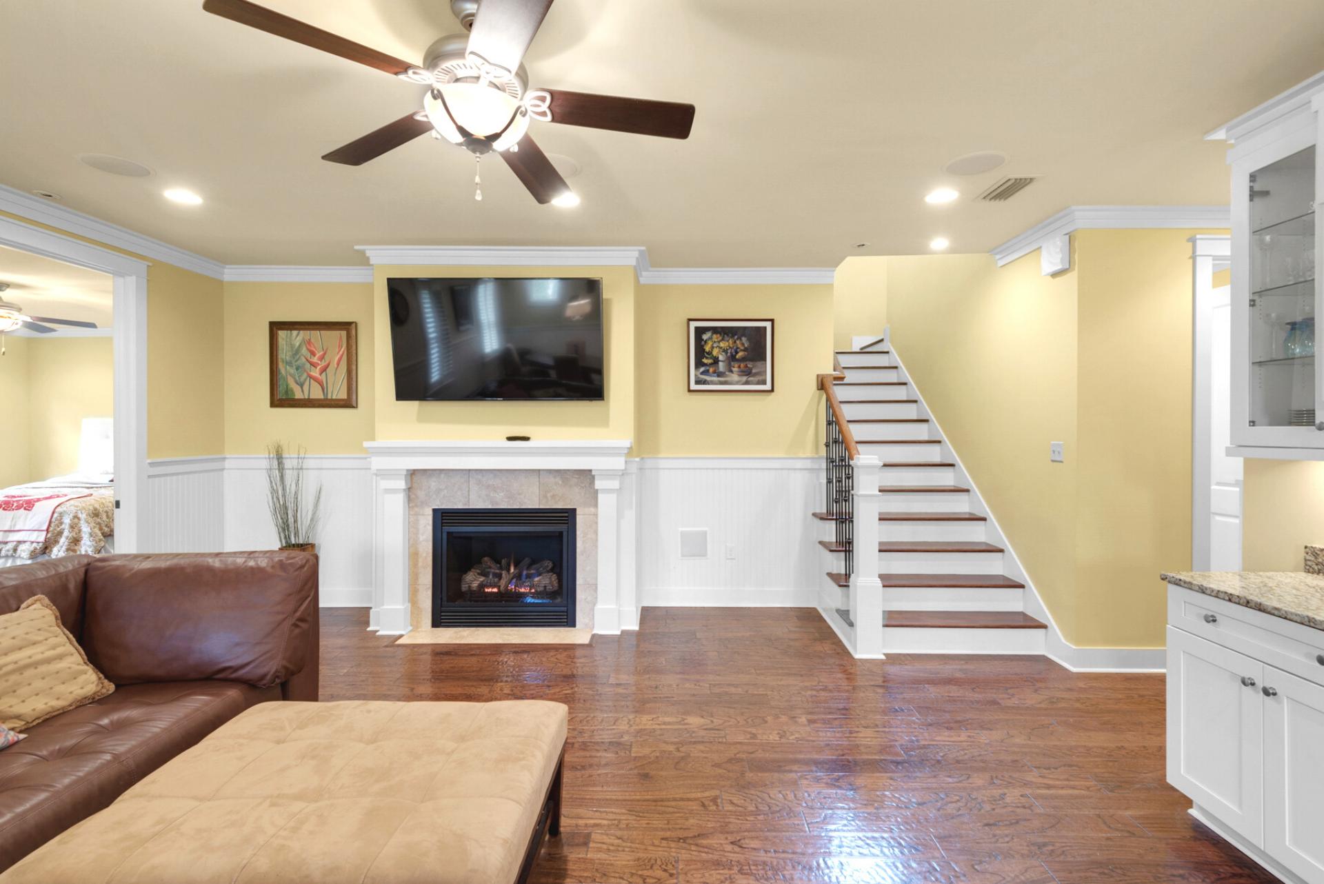 CARSON OAKS - Residential