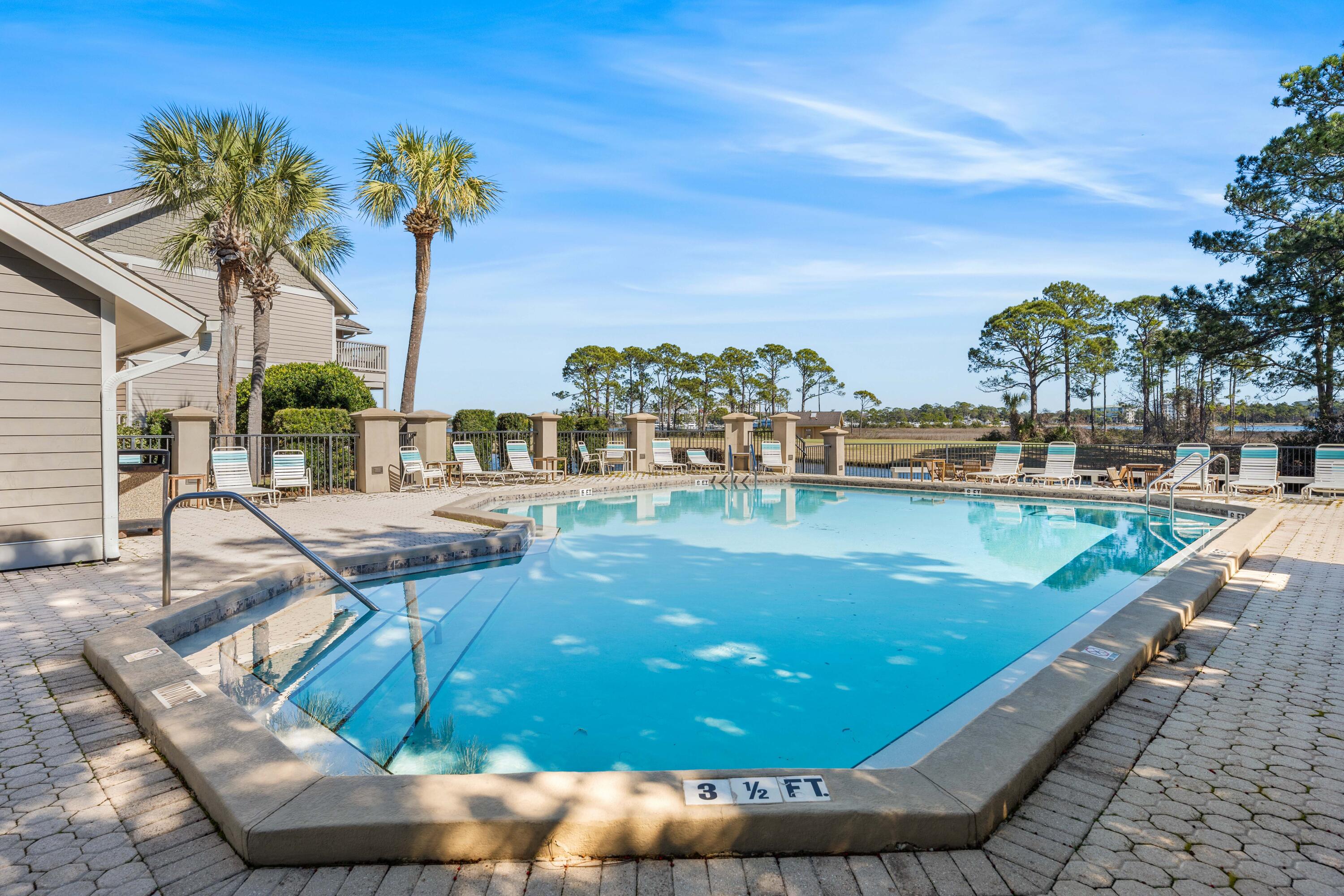 HARBOUR POINT CONDO - Residential