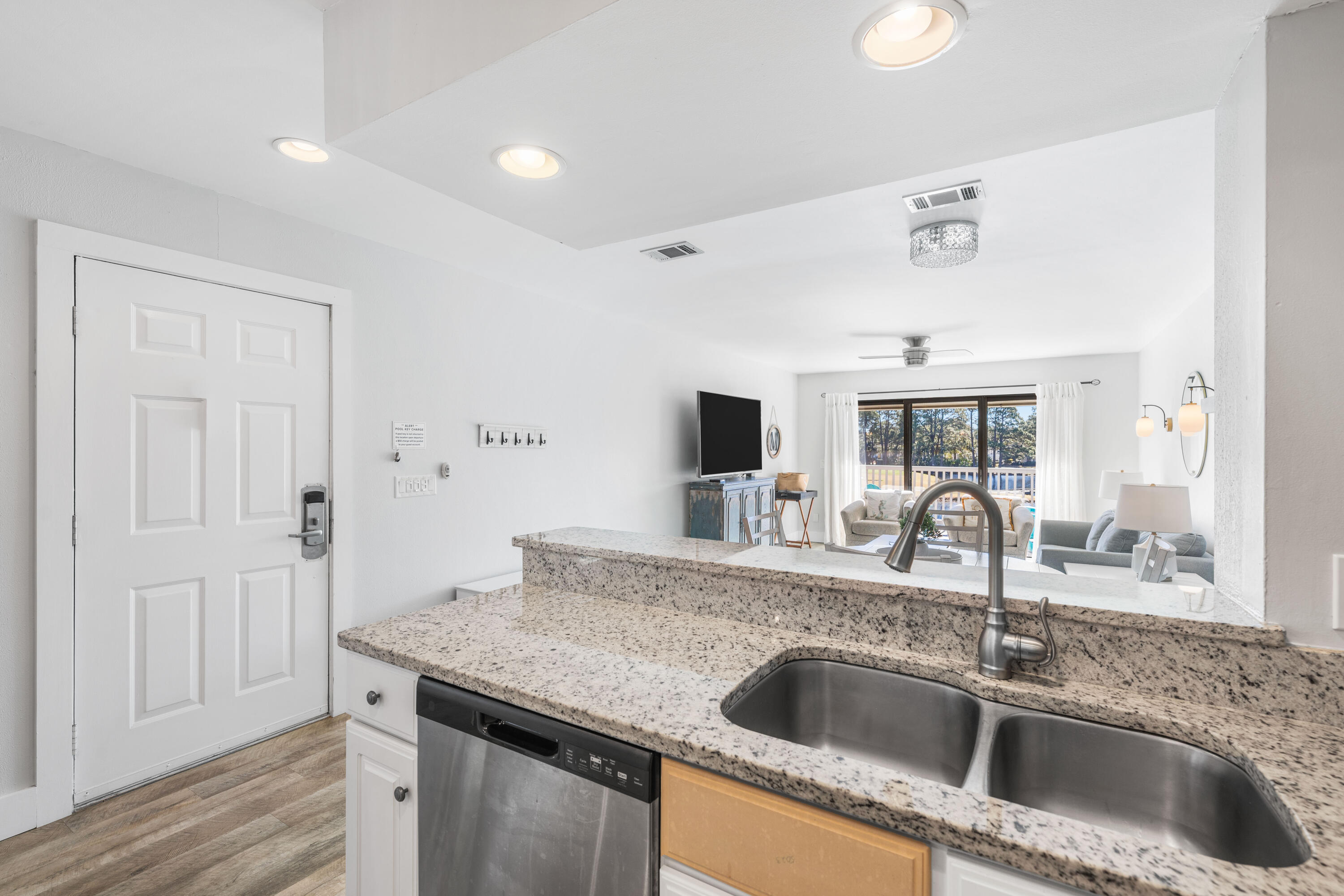 HARBOUR POINT CONDO - Residential