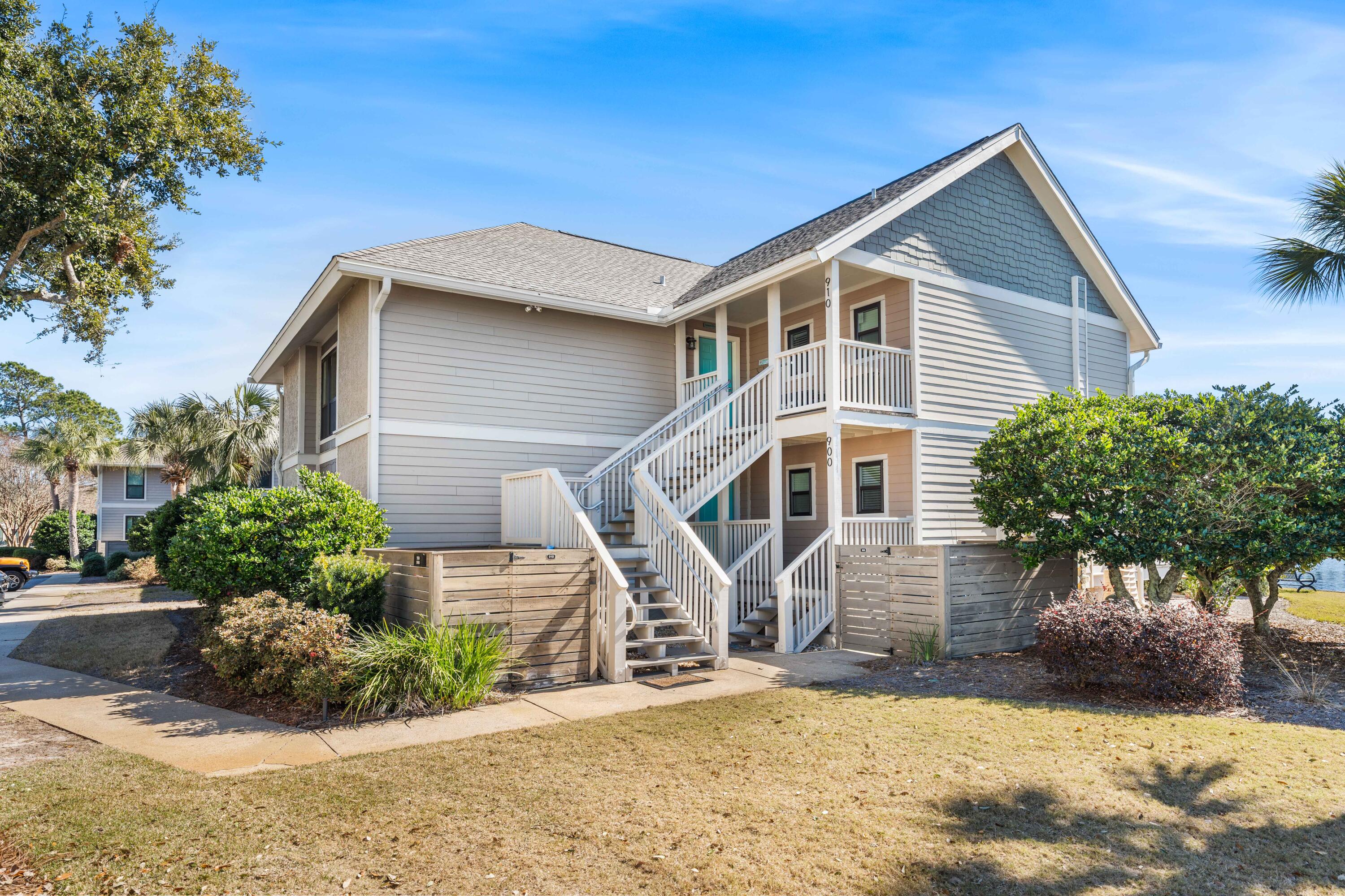 HARBOUR POINT CONDO - Residential