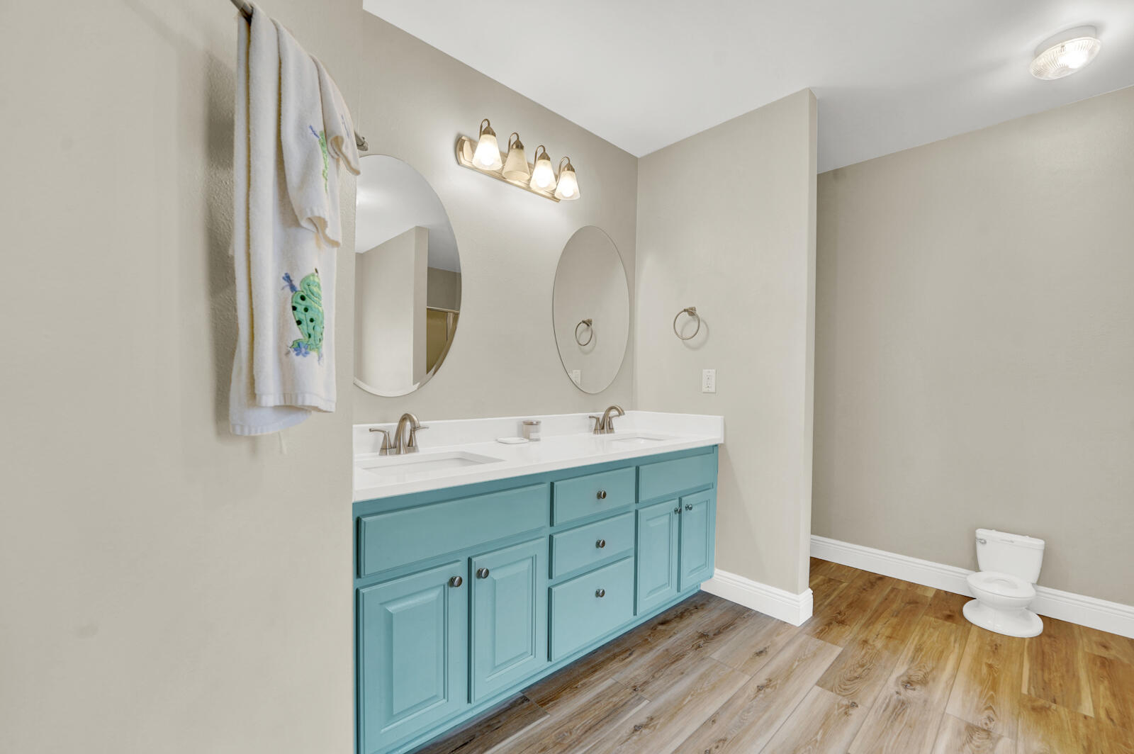 FOX VALLEY - Residential