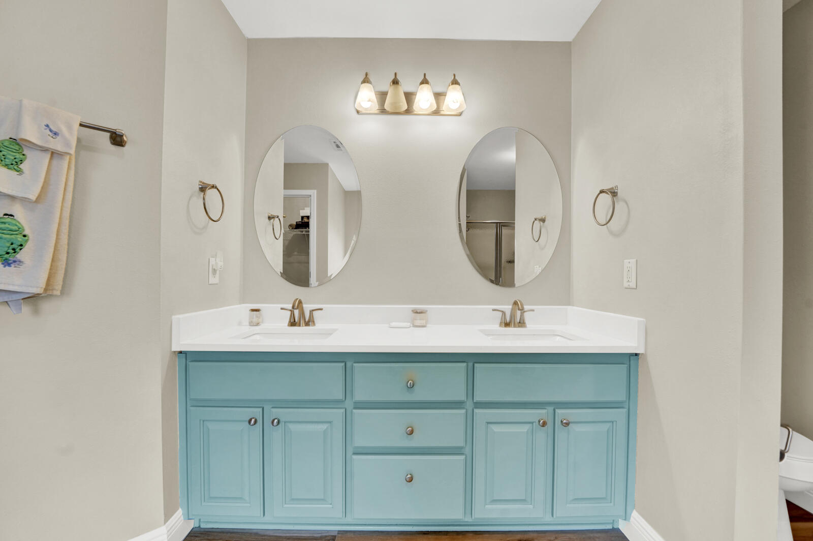 FOX VALLEY - Residential