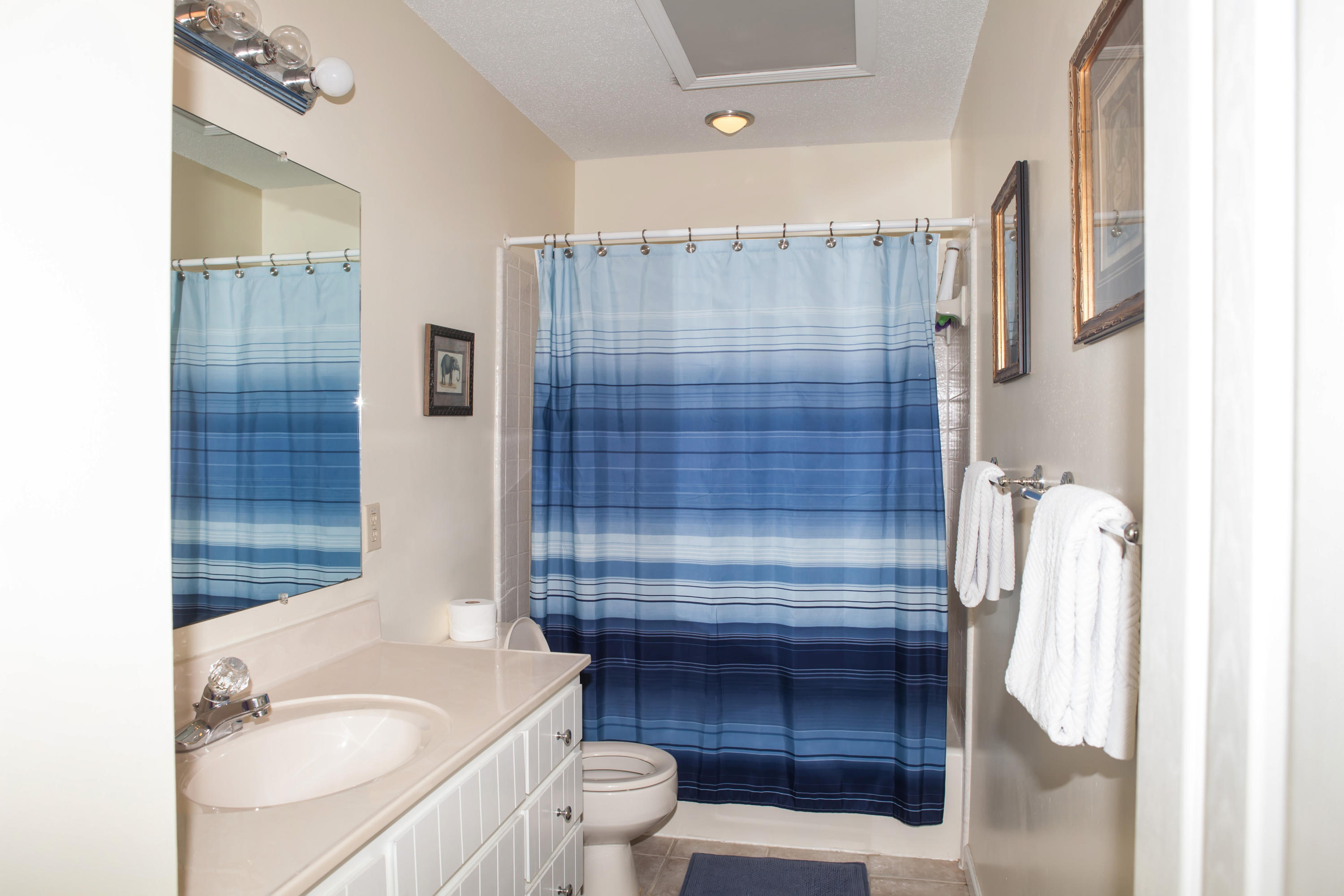 WOODLAND SHORES - Residential