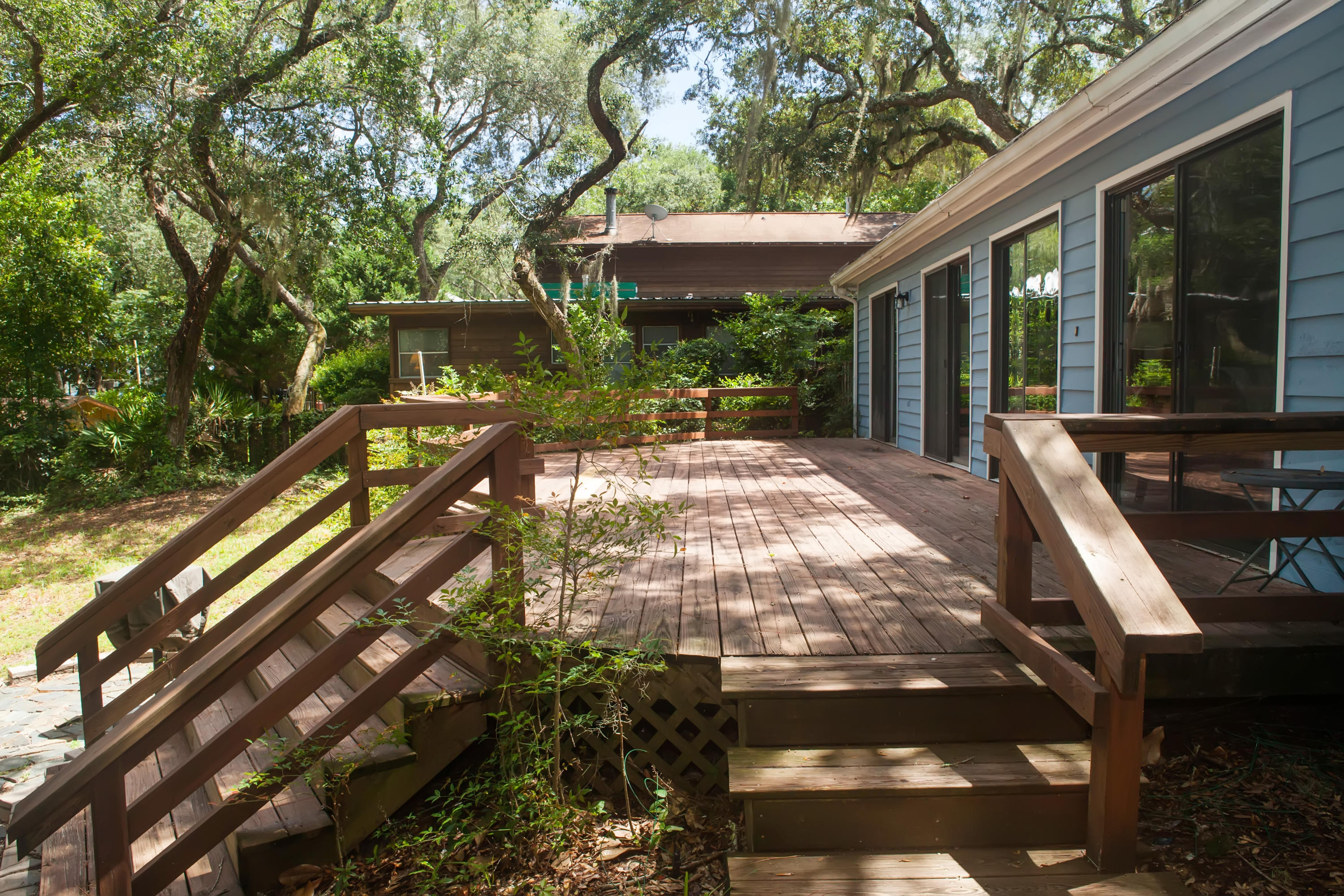 WOODLAND SHORES - Residential