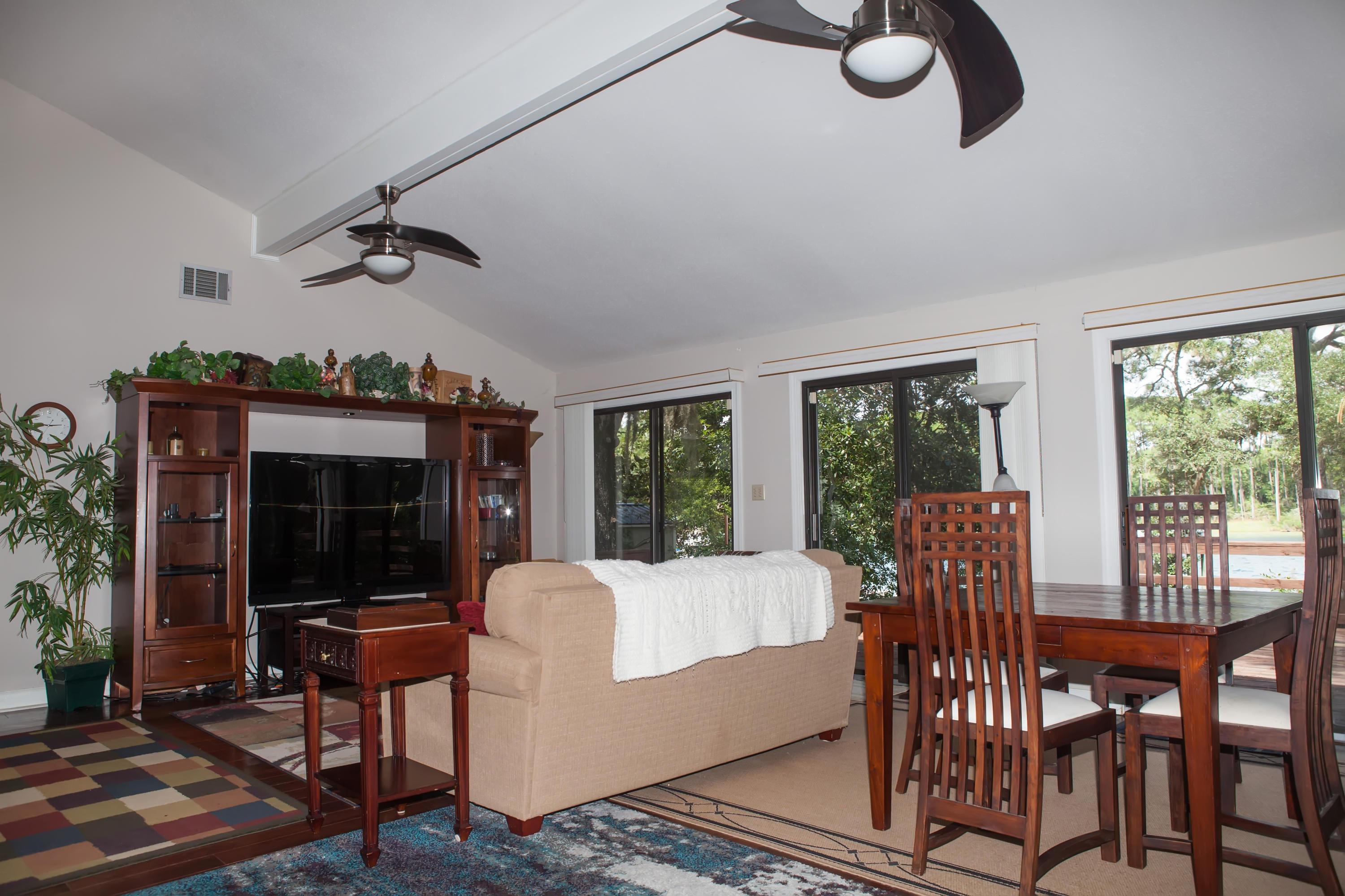 WOODLAND SHORES - Residential