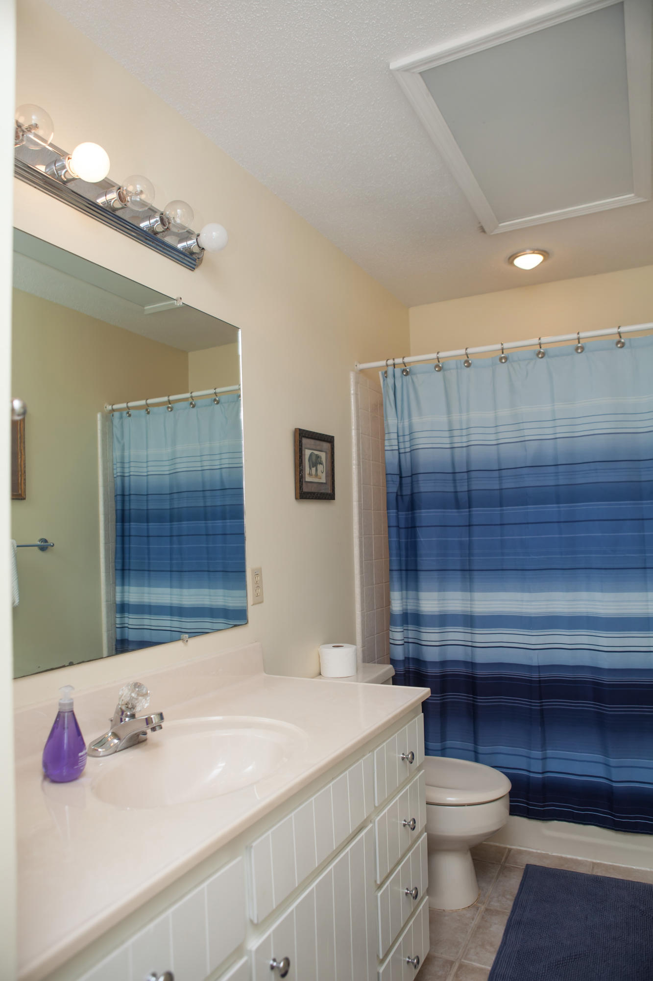 WOODLAND SHORES - Residential