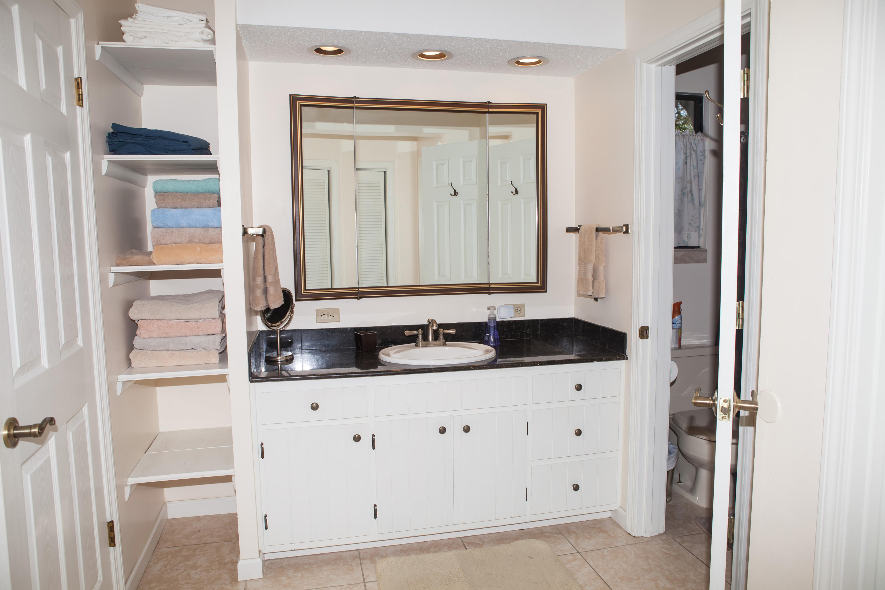 WOODLAND SHORES - Residential