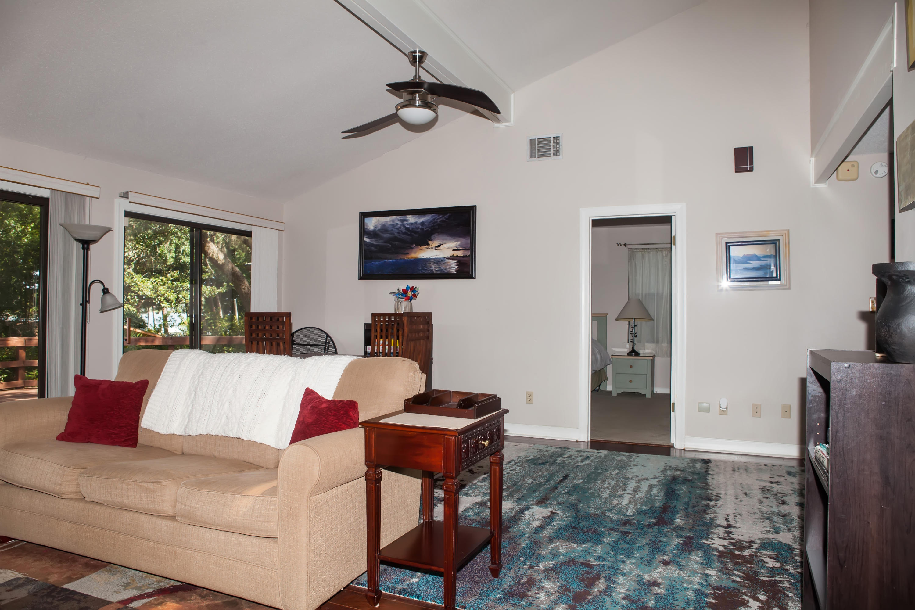 WOODLAND SHORES - Residential