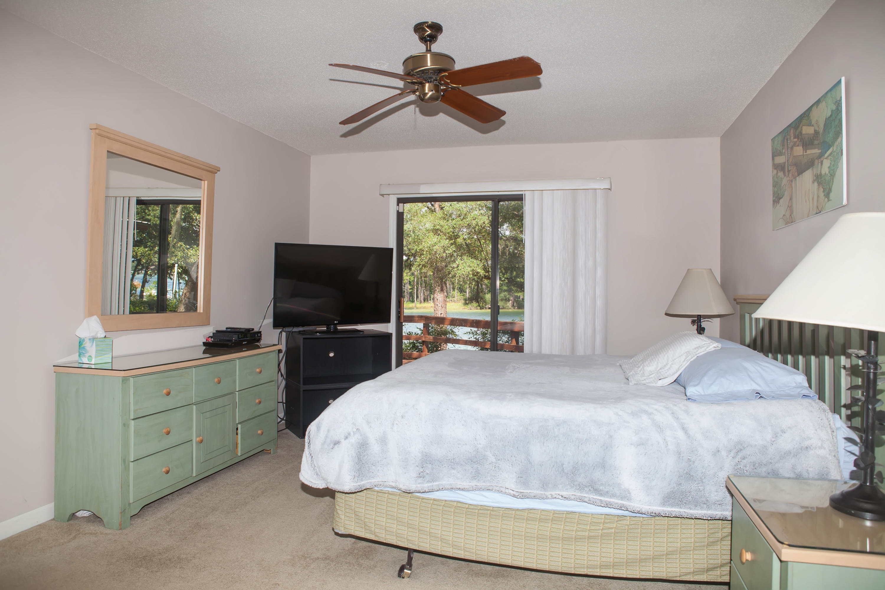 WOODLAND SHORES - Residential