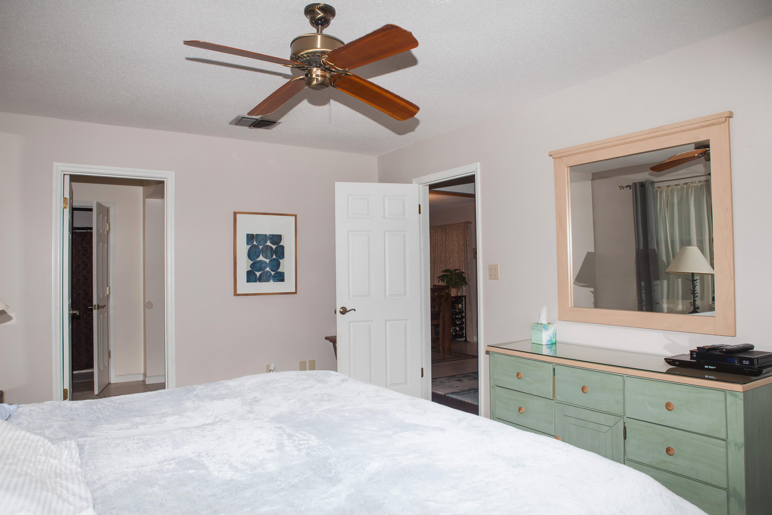 WOODLAND SHORES - Residential