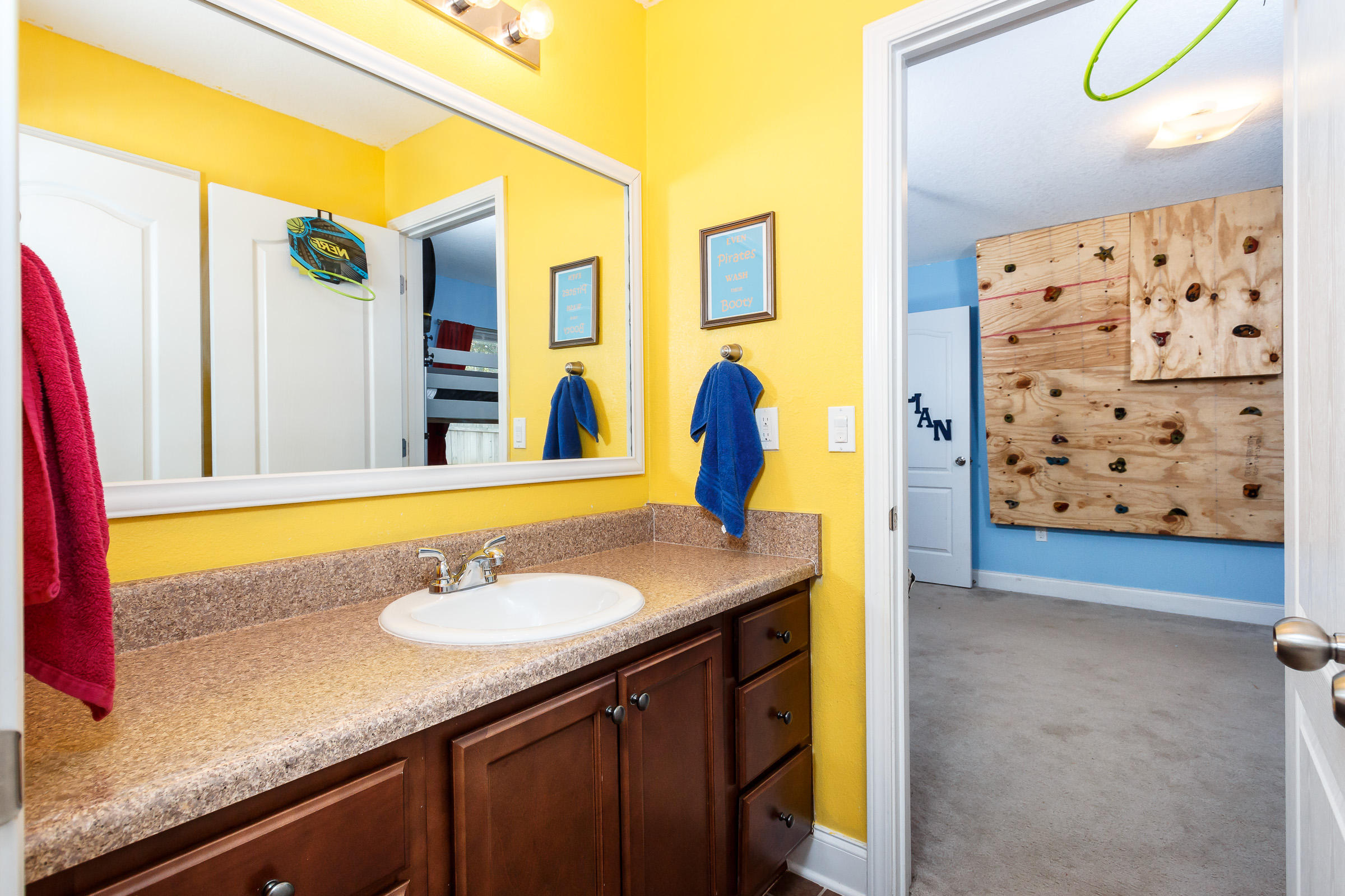 SILVER SPRINGS EST - Residential