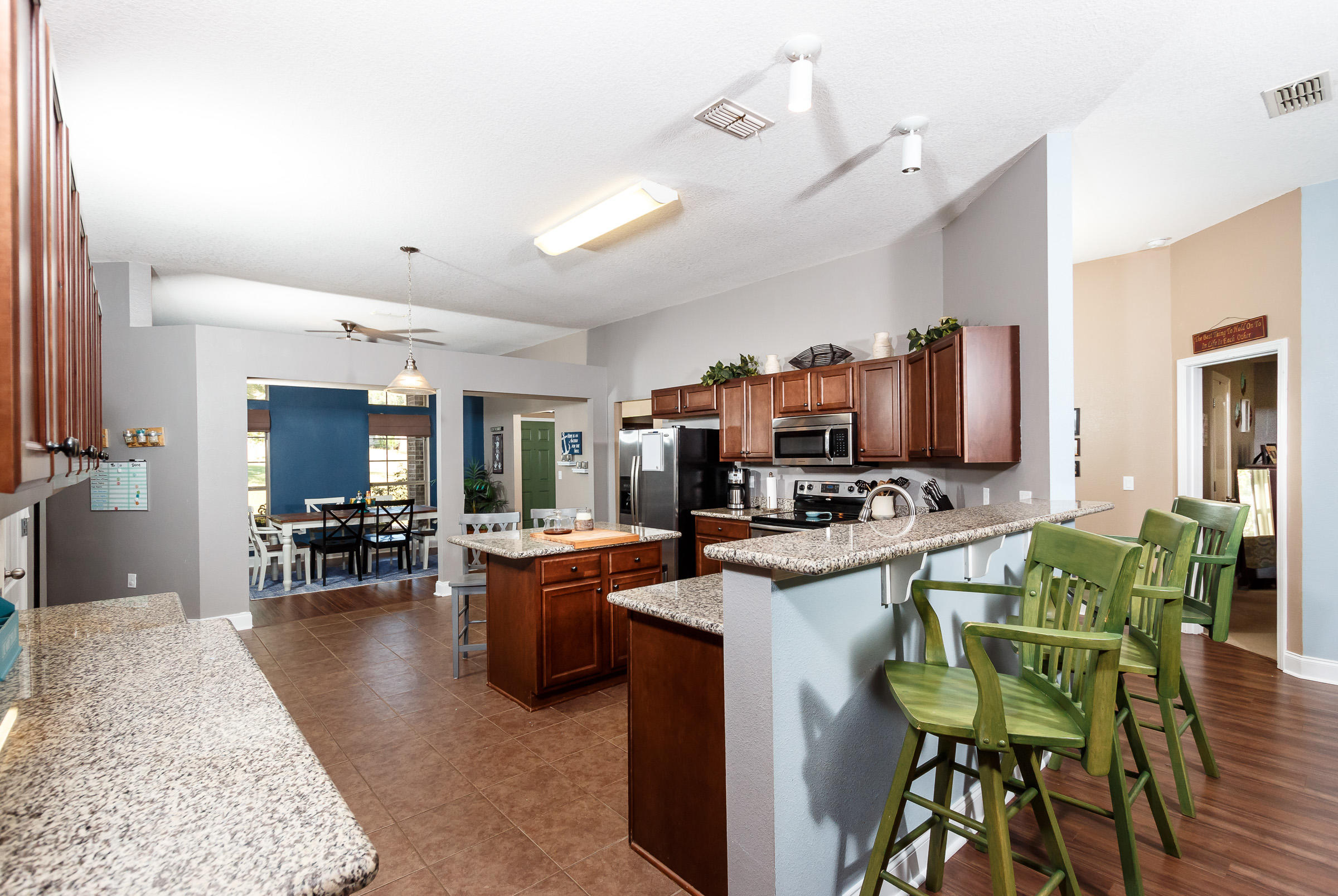 SILVER SPRINGS EST - Residential