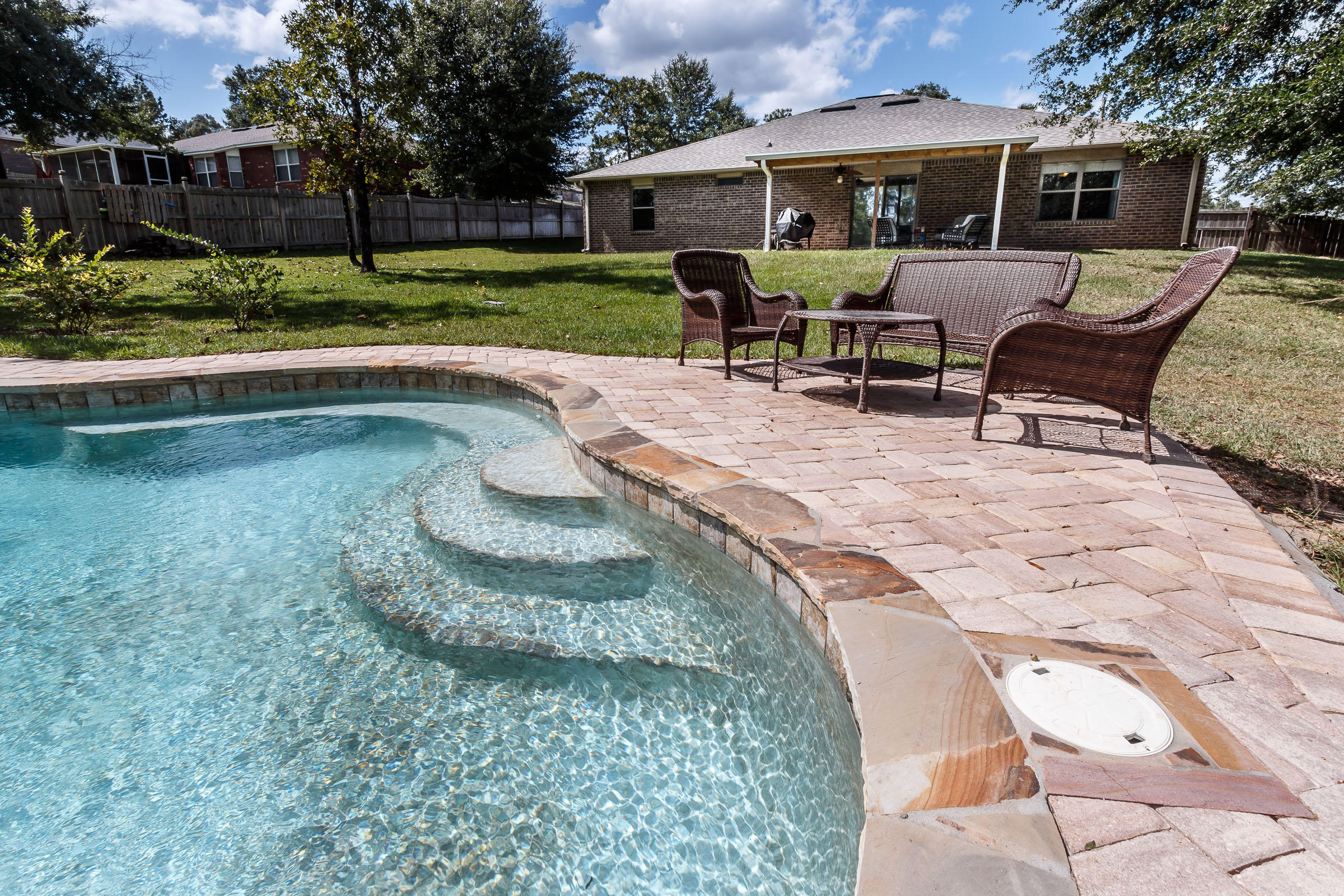 SILVER SPRINGS EST - Residential