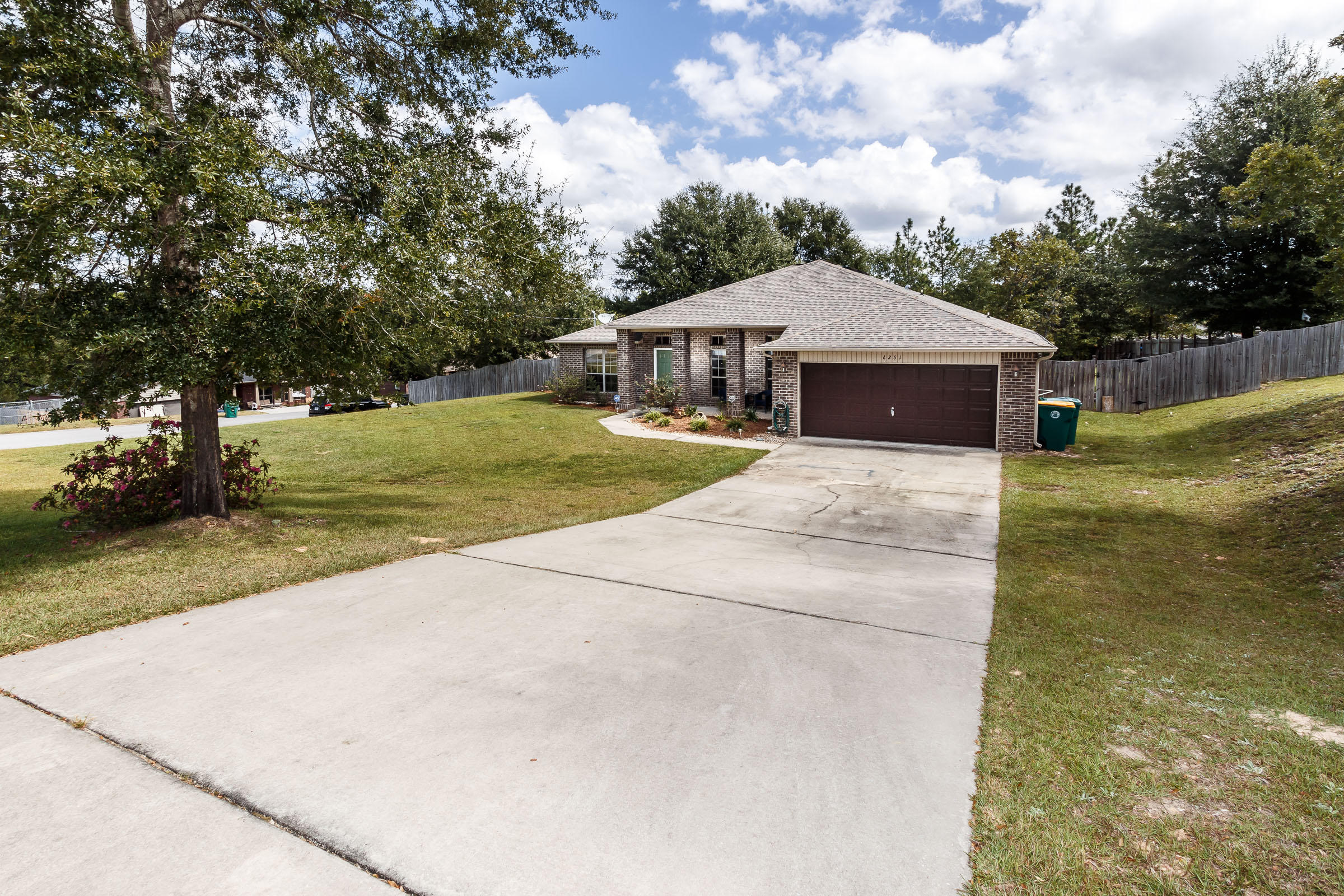 SILVER SPRINGS EST - Residential