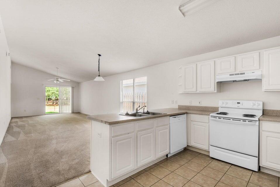 SHALIMAR COTTAGES - Residential Lease