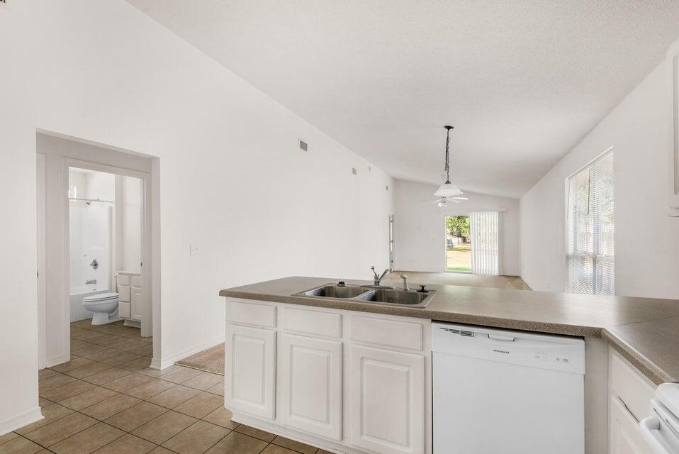 SHALIMAR COTTAGES - Residential Lease