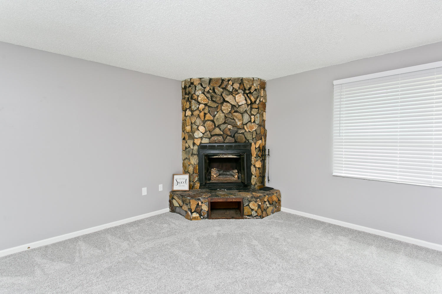 PINE MEADOWS - Residential