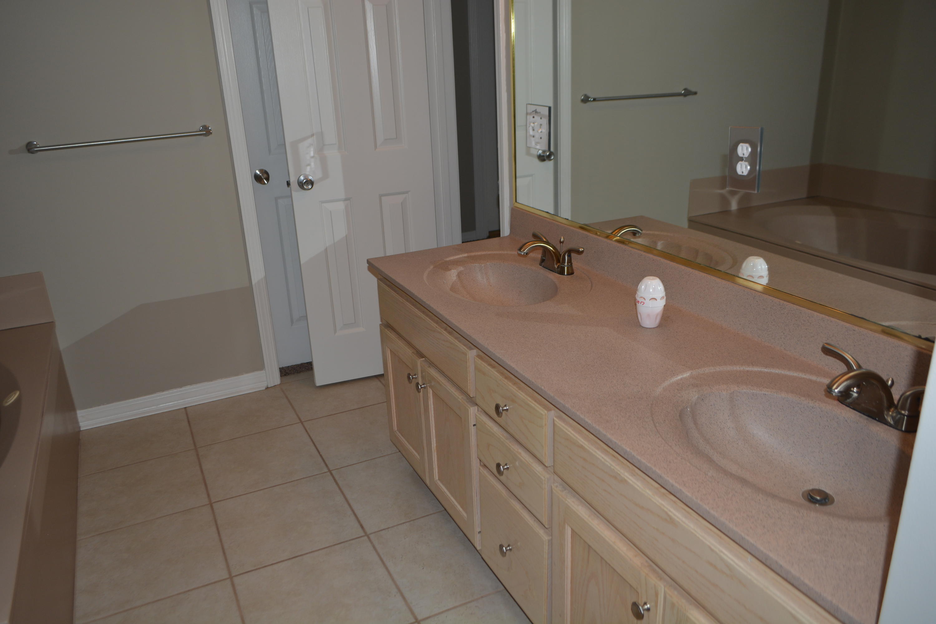 CASTELAR - Residential