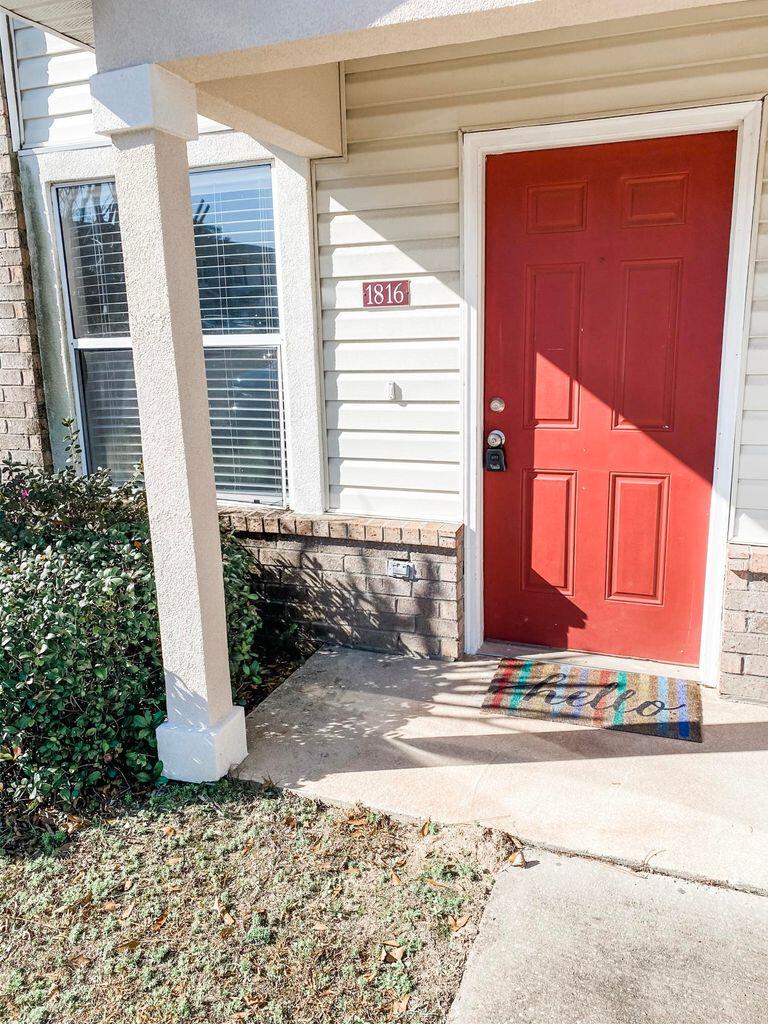 SHAY LIN T/H - Residential Lease