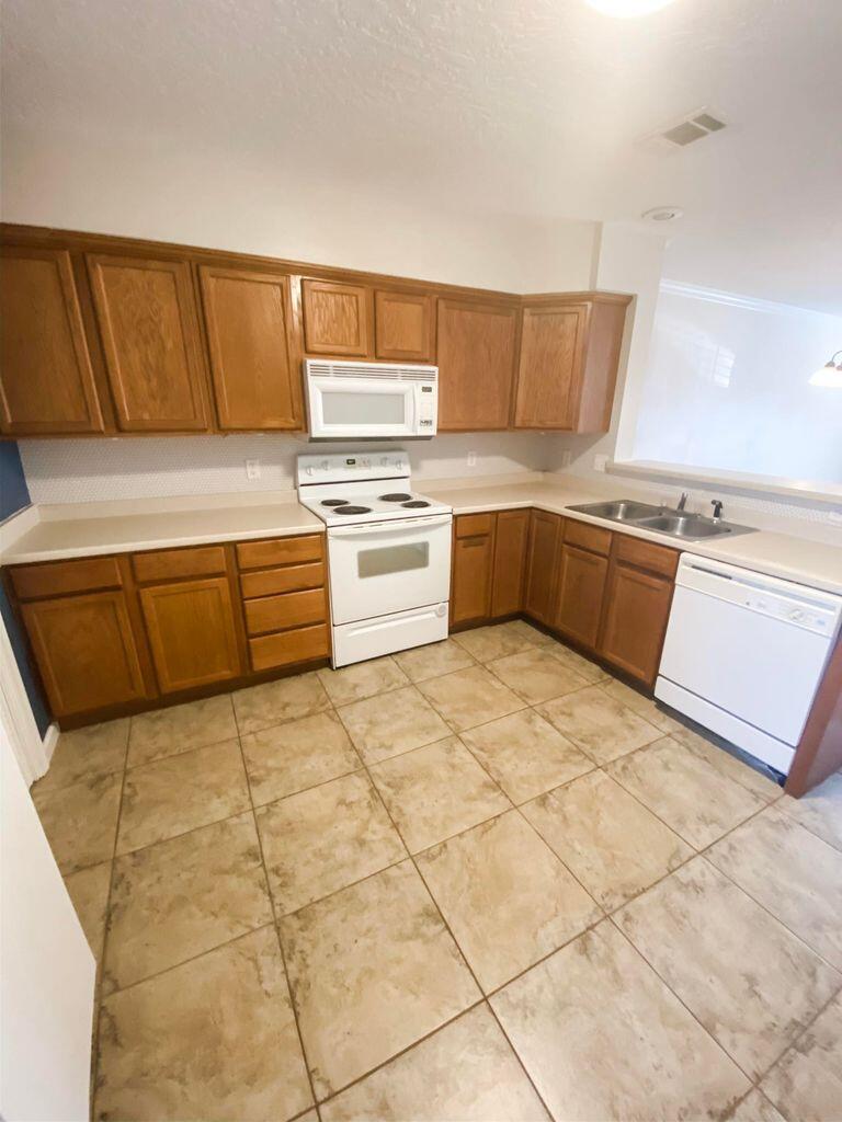 SHAY LIN T/H - Residential Lease